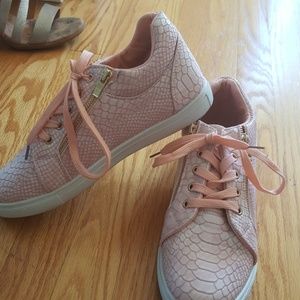 Pink sneakers size